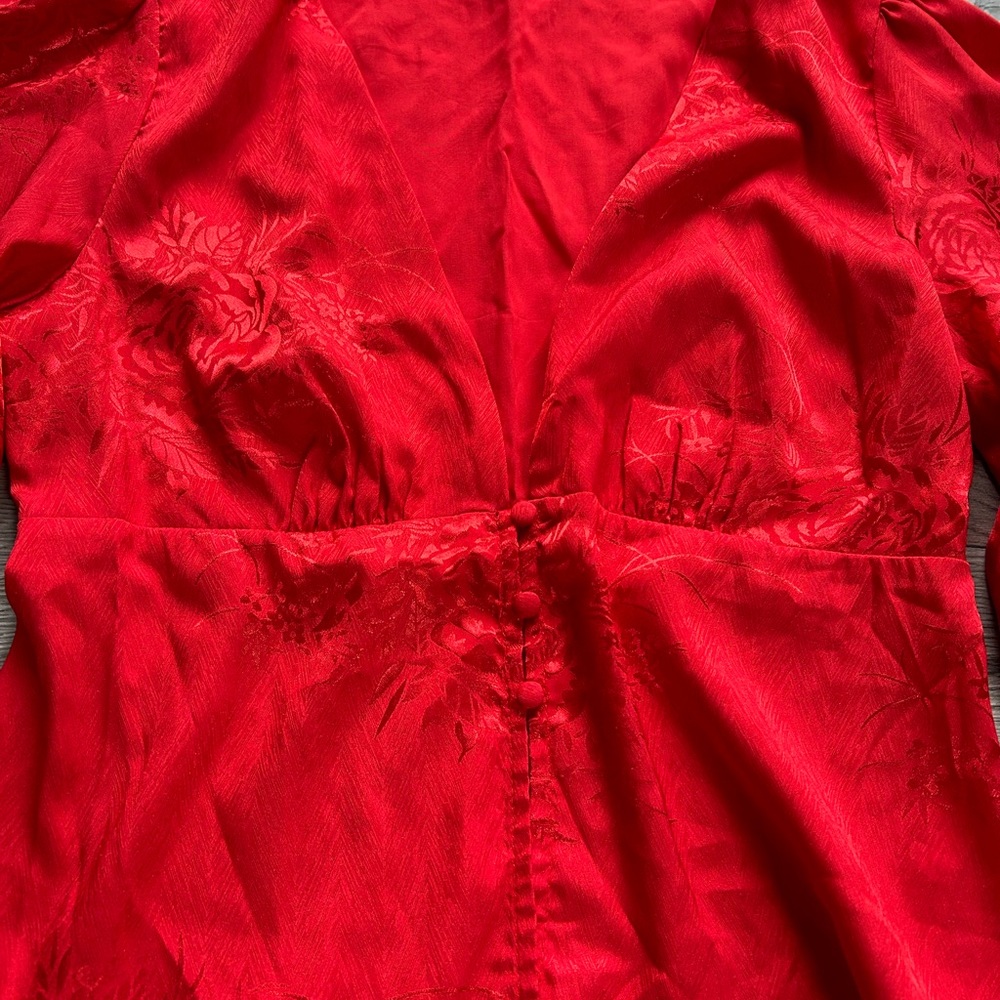 Red blouse - Picture 3 of 6